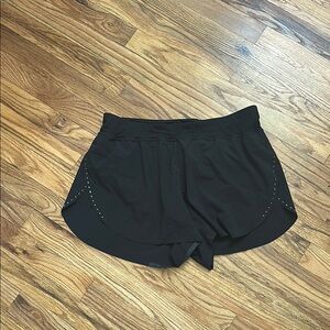 Lululemon Women's Black hottie hot short